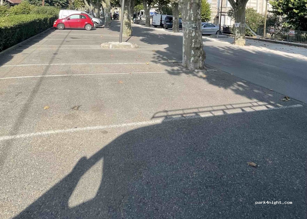 (07120) Ruoms - 43 Avenue de la Gare — foto 3