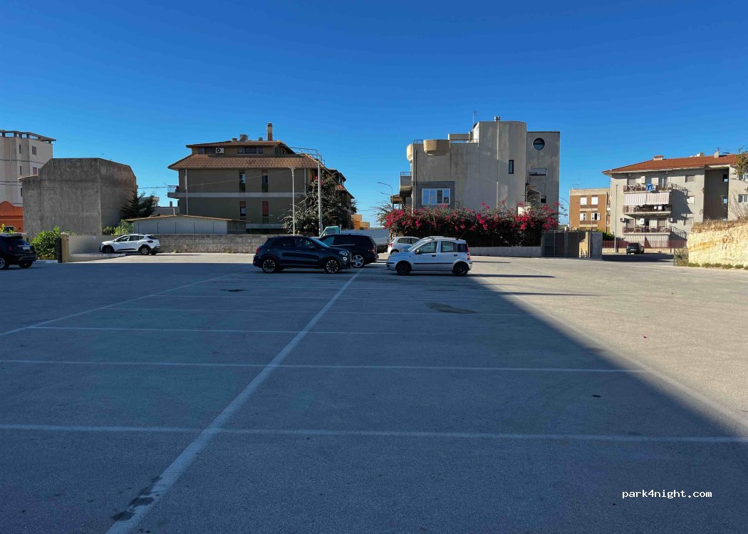 (96017) Noto - 9 Via G. L. Casaregi — foto 4