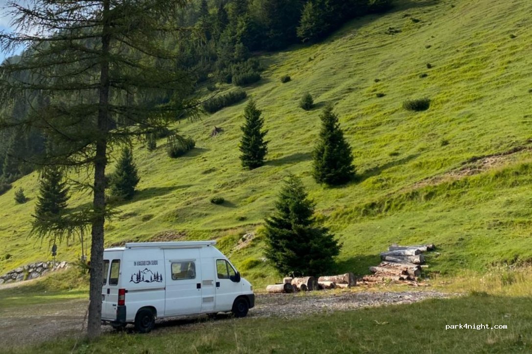 (33010) Dogna - Unnamed Road — foto