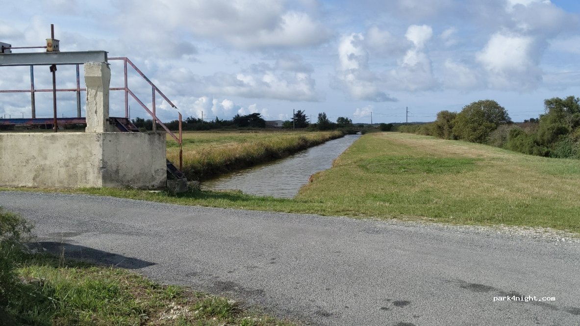 (33590) Talais - 2 Impasse de Naudé Blanche — foto