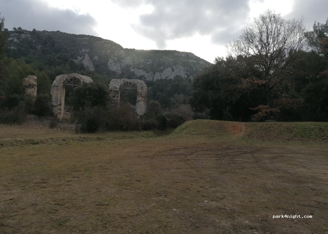 (13650) Meyrargues - 16 Avenue de l'Aqueduc Romain — foto