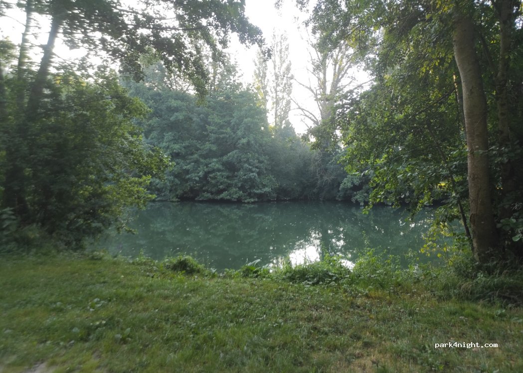 (86000) Poitiers - Chemin de la Grotte À Calvin — foto
