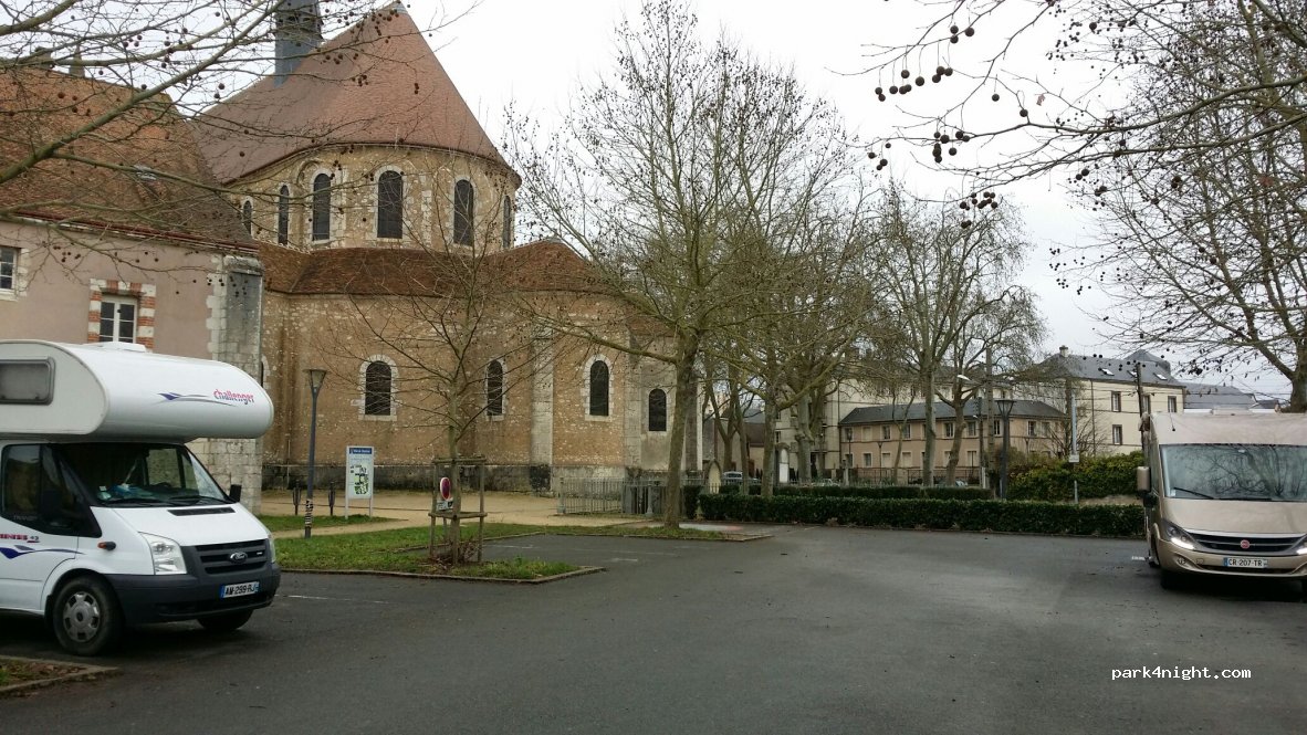 (28000) Chartres - 2 Rue Georges Brassens — foto