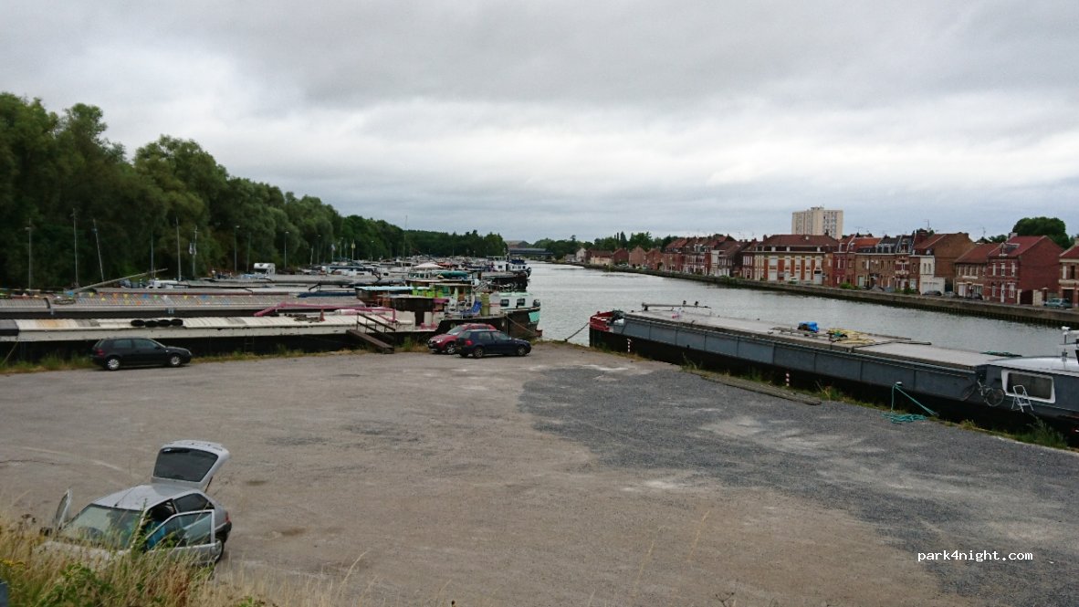 (59500) Douai - Rue Rhin et Danube — foto 3