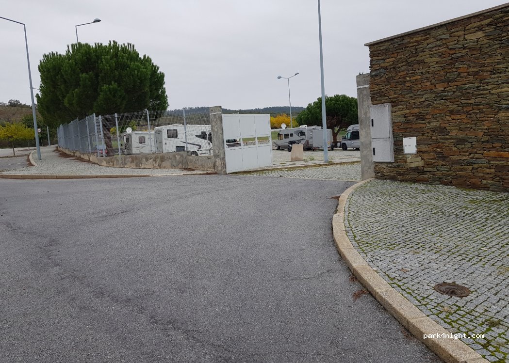 Área de Serviço de Autocaravanas de Freixo de Espada À Cinta — foto 2