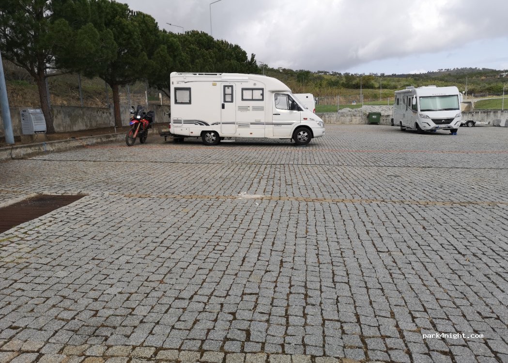 Área de Serviço de Autocaravanas de Freixo de Espada À Cinta — foto 3