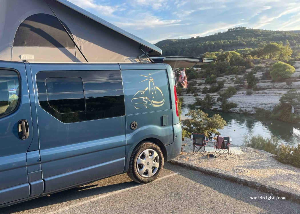 (04800) Esparron-de-Verdon - 7 Place des Amandiers — foto 3
