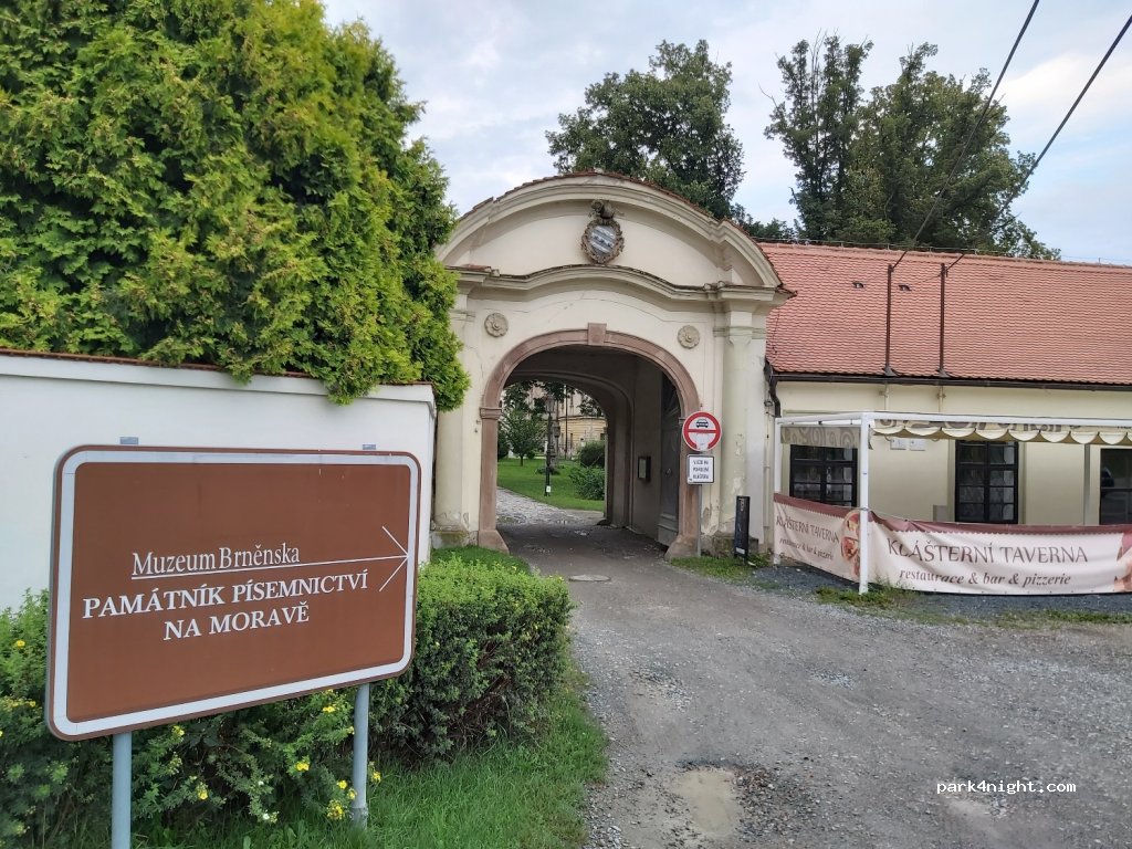 (664 61) Rajhrad - Klášter — foto 4