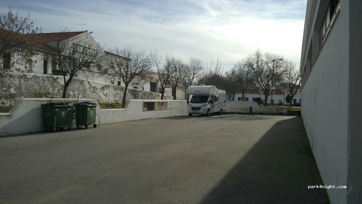 (7200-393) Reguengos de Monsaraz - 33 Campo 25 de Abril — foto 2