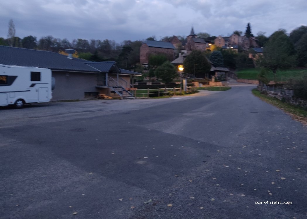 (12510) Druelle Balsac - Village Le Pas — foto 3