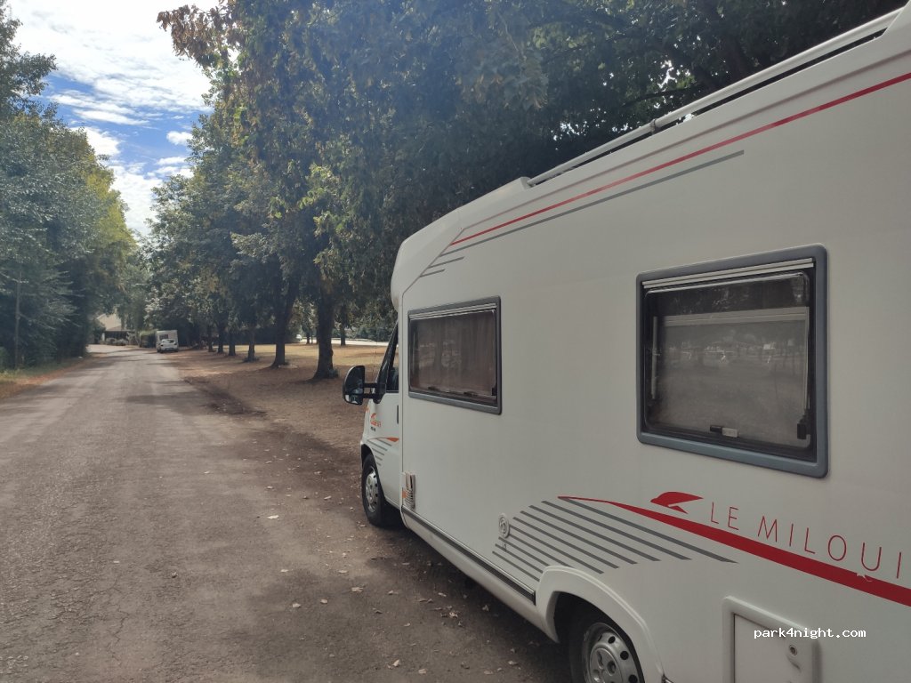 (21250) Pouilly-sur-Saône - 3 Le Portail — foto