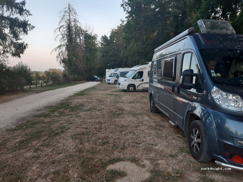 (10270) Lusigny-sur-Barse - 5 Rue du Gué Hongre — foto 2