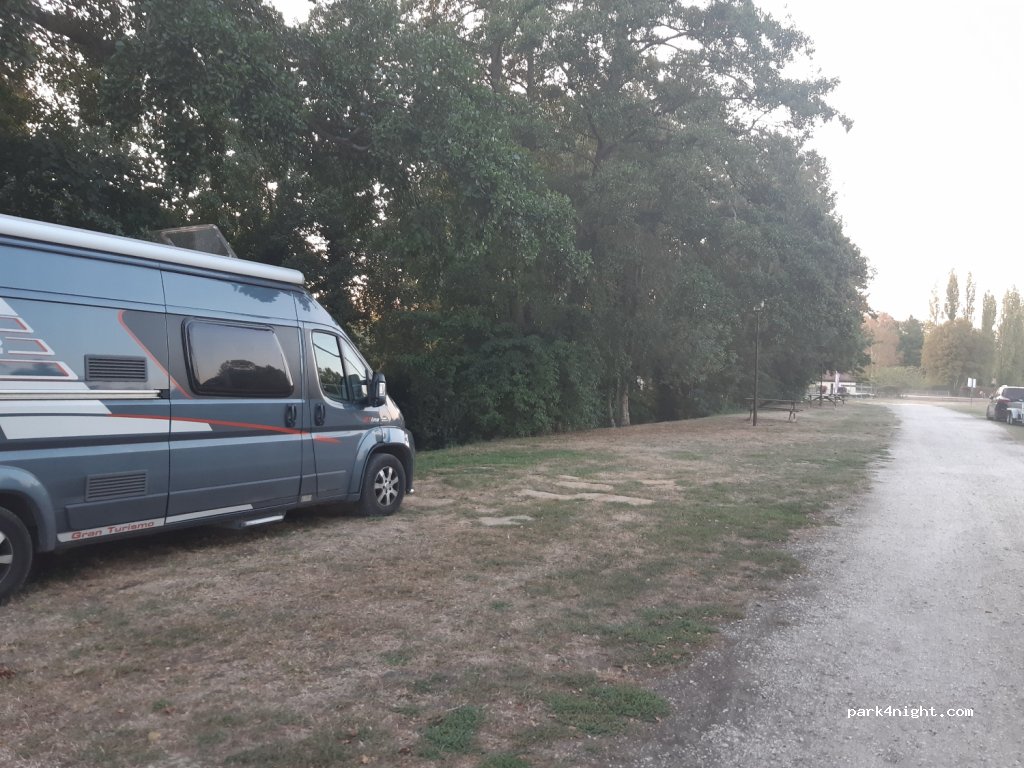 (10270) Lusigny-sur-Barse - 5 Rue du Gué Hongre — foto 3