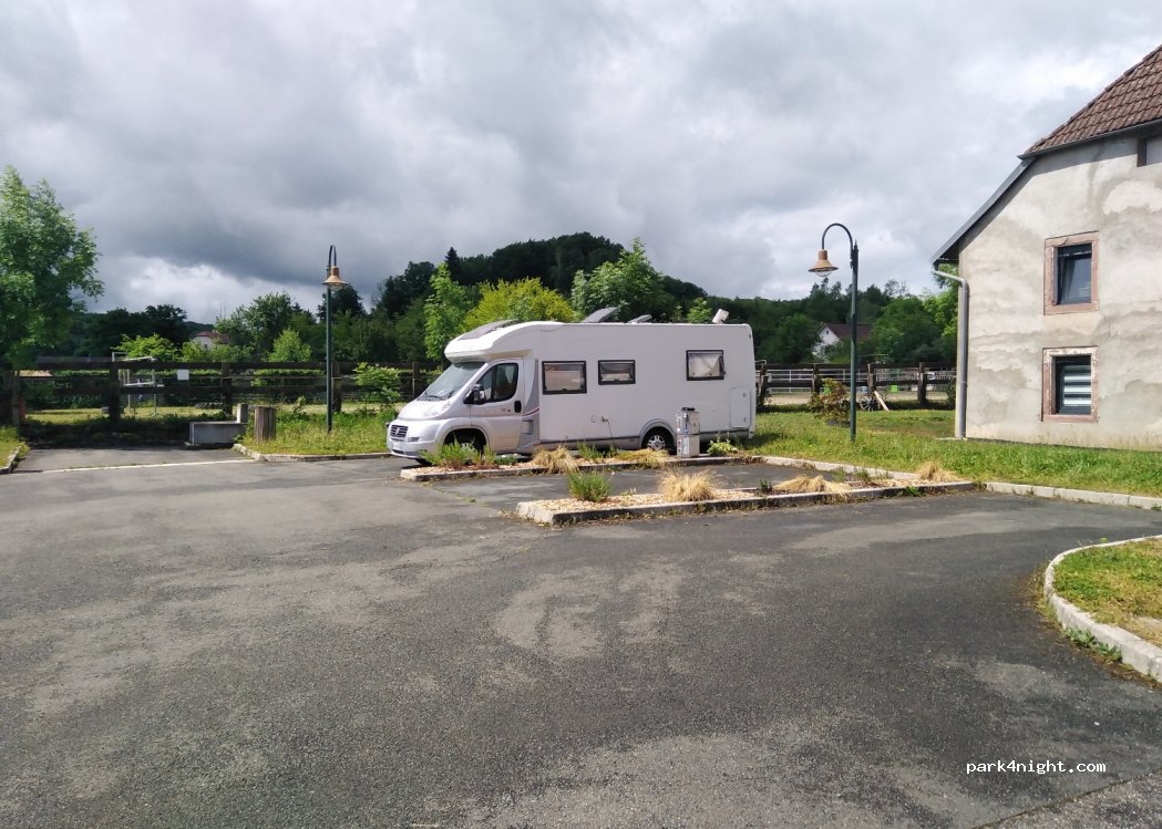 Aire camping-car Anjoutey — foto