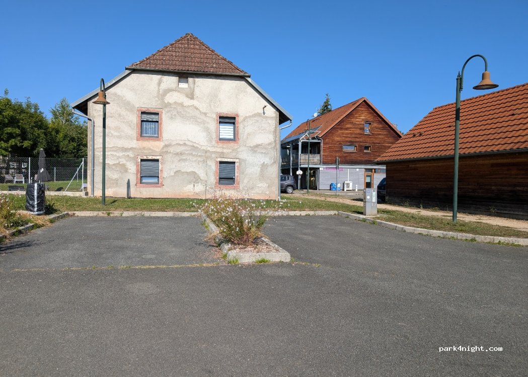 Aire camping-car Anjoutey — foto 3