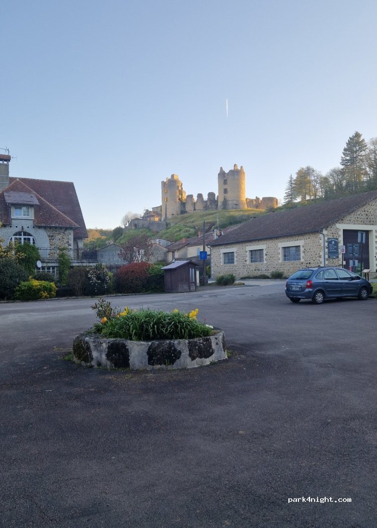 (16500) Saint-Germain-de-Confolens - 7 Rue Grande Rue — foto