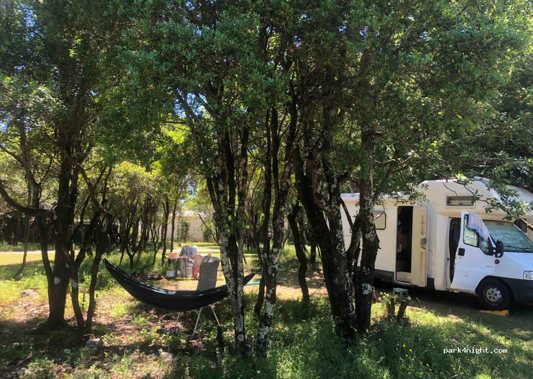 Camping gard les Dolmens — foto