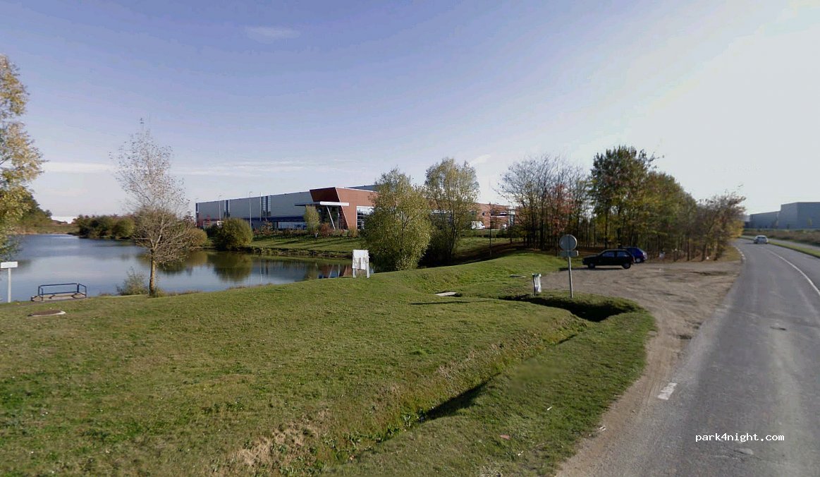(77176) Savigny-le-Temple - Avenue de la Haie — foto
