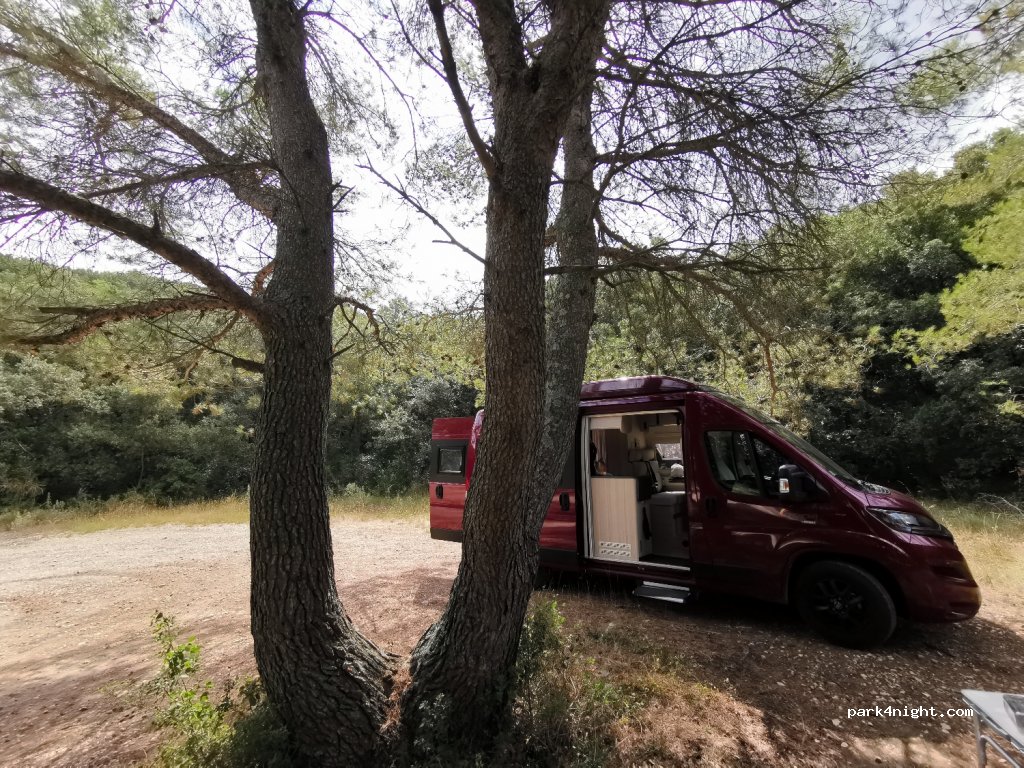 (30210) Valliguières - Route de Tavel — foto 3