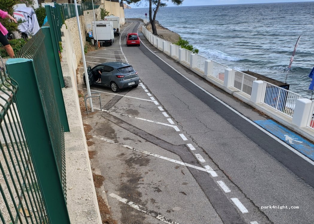 (13600) La Ciotat - Corniche Arène Cros — foto 3