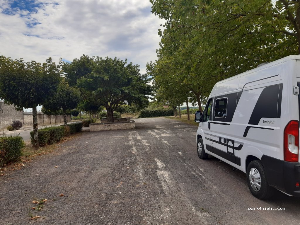 (16200) Jarnac - Unnamed Road — foto