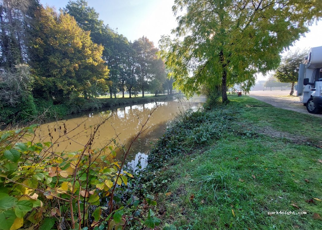(41220) La Ferté-Saint-Cyr - 4 Rue Faubourg de Bretagne — foto 2