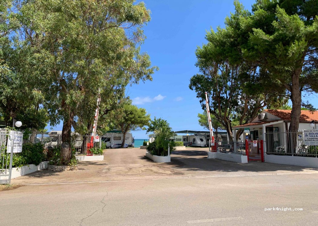 Holiday Village — foto