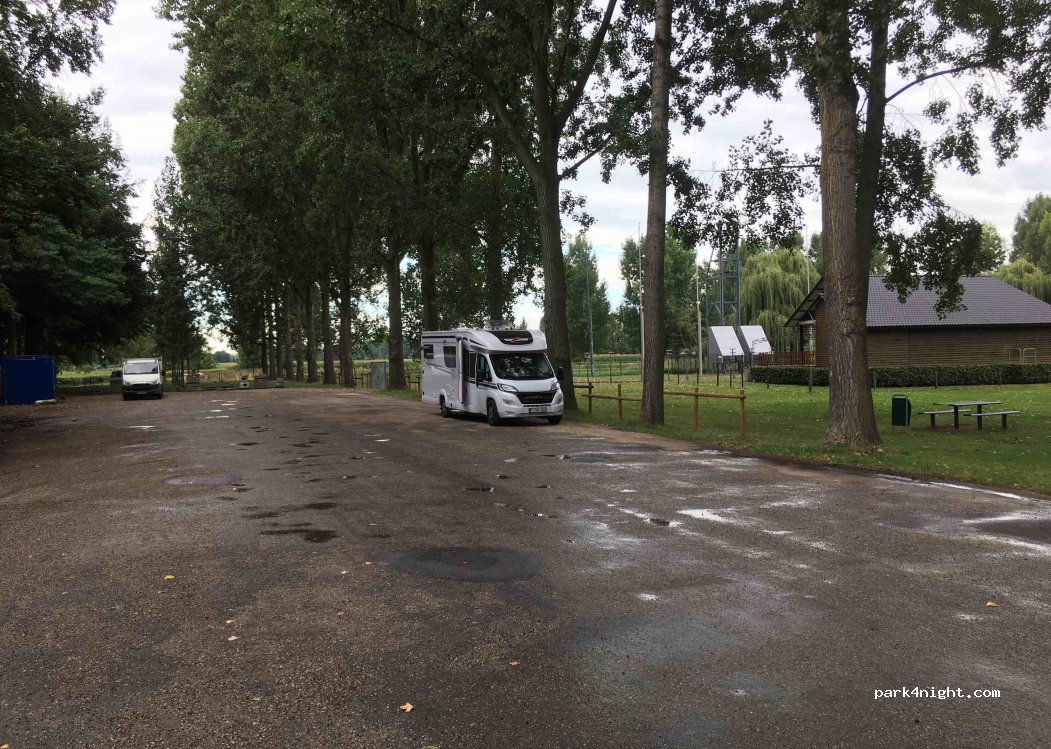 (6067 BH) Linne - 15 Oeveren — foto 2