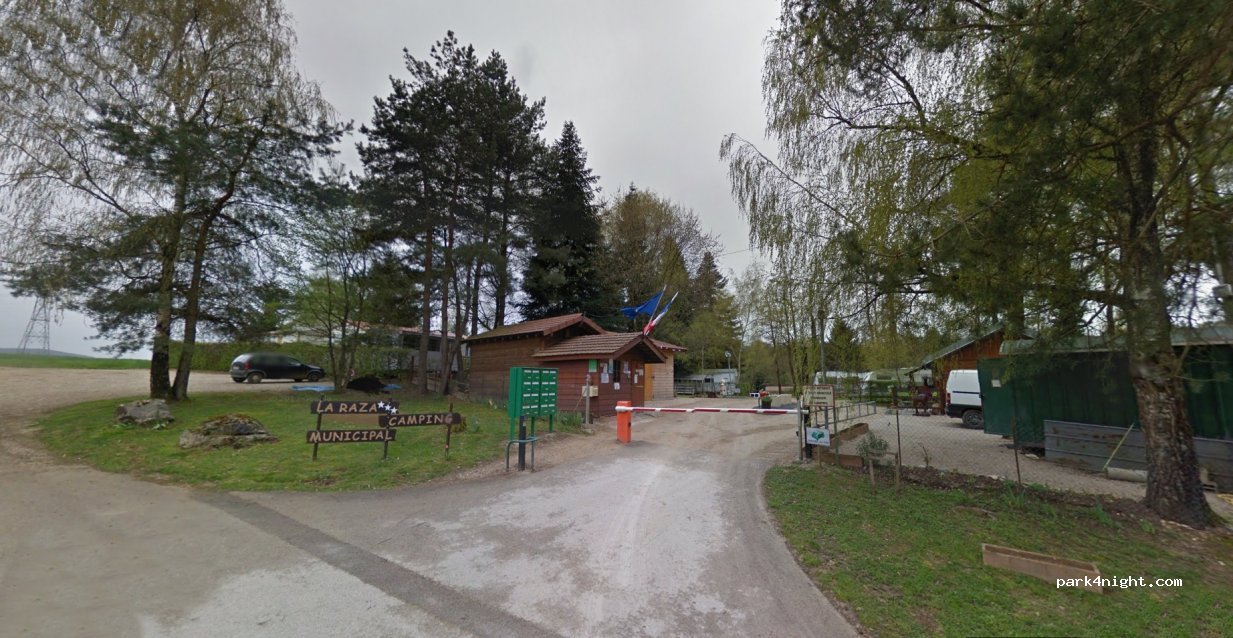 Camping Municipal La Raza*** — foto