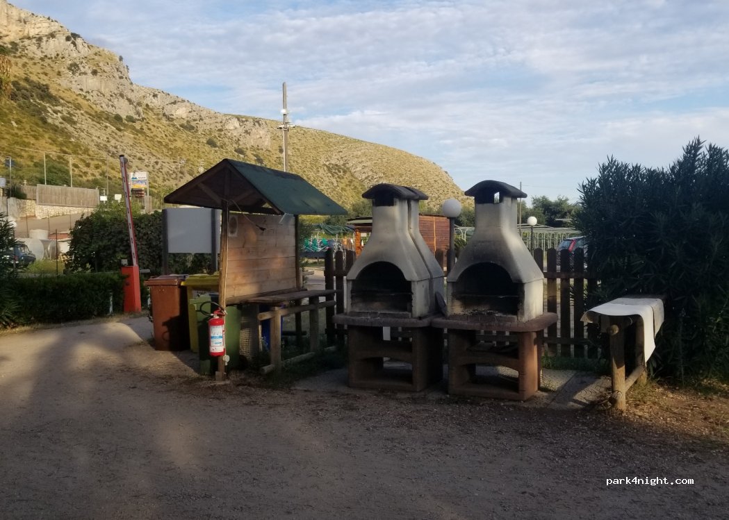 Area sosta Camper Internazionale — foto 4