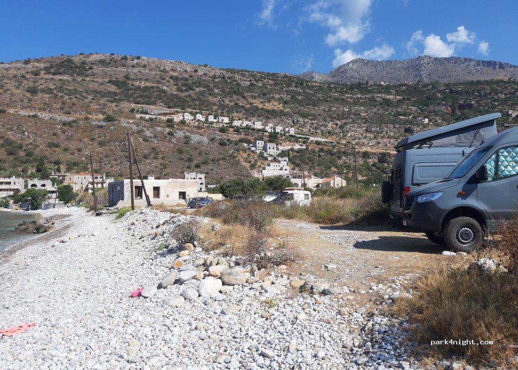 (230 62) Karavostasi - Unnamed Road — foto 2