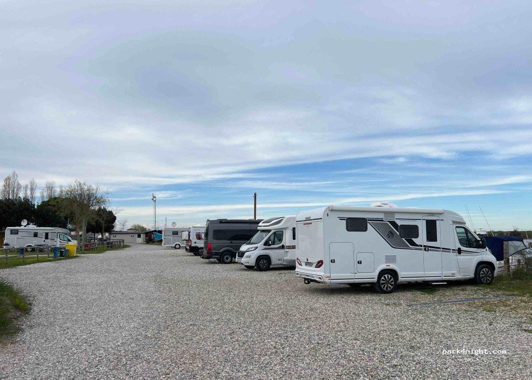 Area Parcheggio Camper Circolo ANMI — foto 3