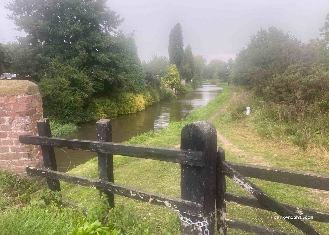 (WS15 4HH) Handsacre - 16 Tuppenhurst Lane — foto