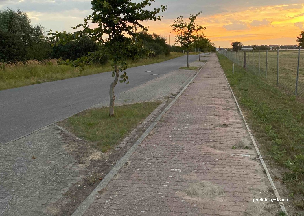(17121) Loitz - Hiddenhausener Straße — foto