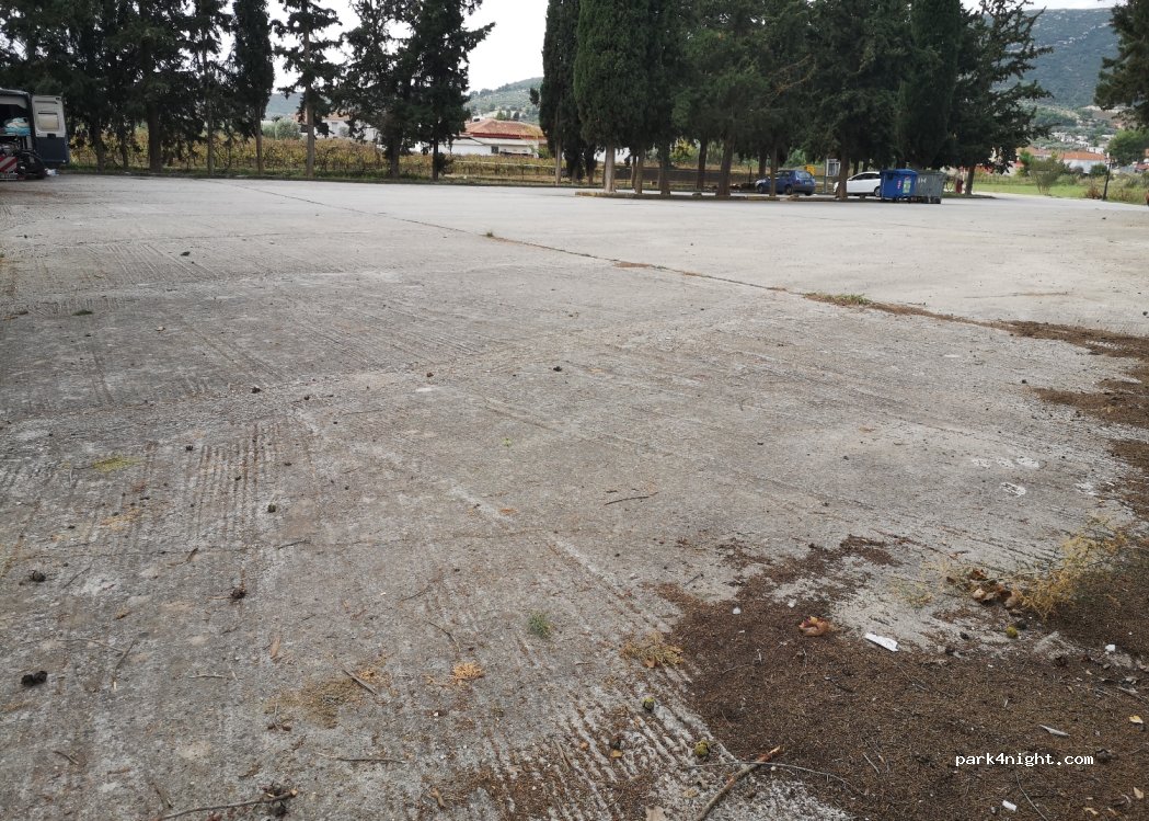 (205 00)  - 8 Ethniki Odos Sidirodromikou Stathmou Nemeas — foto