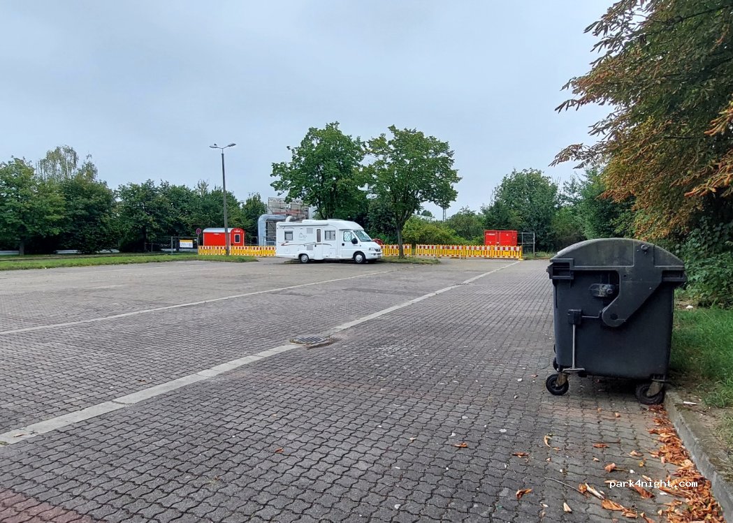 (04205) Leipzig - 38 Miltitzer Allee — foto
