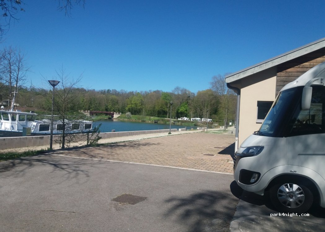 (52410) Chamouilley - 22 Rue du Port — foto