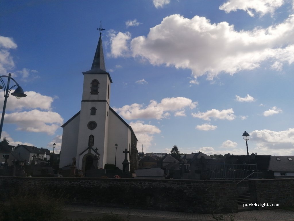 (9990) Wäisswampech - 45 Kiricheneck — foto