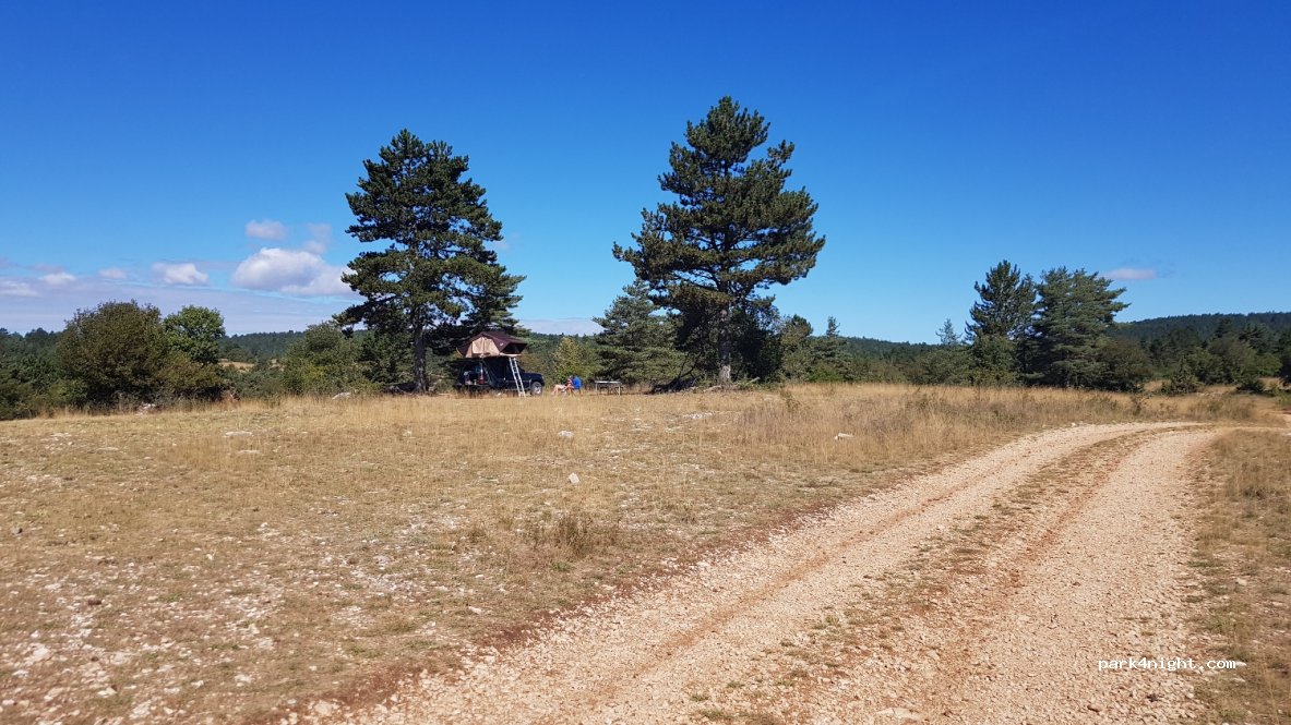 (48000) Balsièges - Unnamed Road — foto