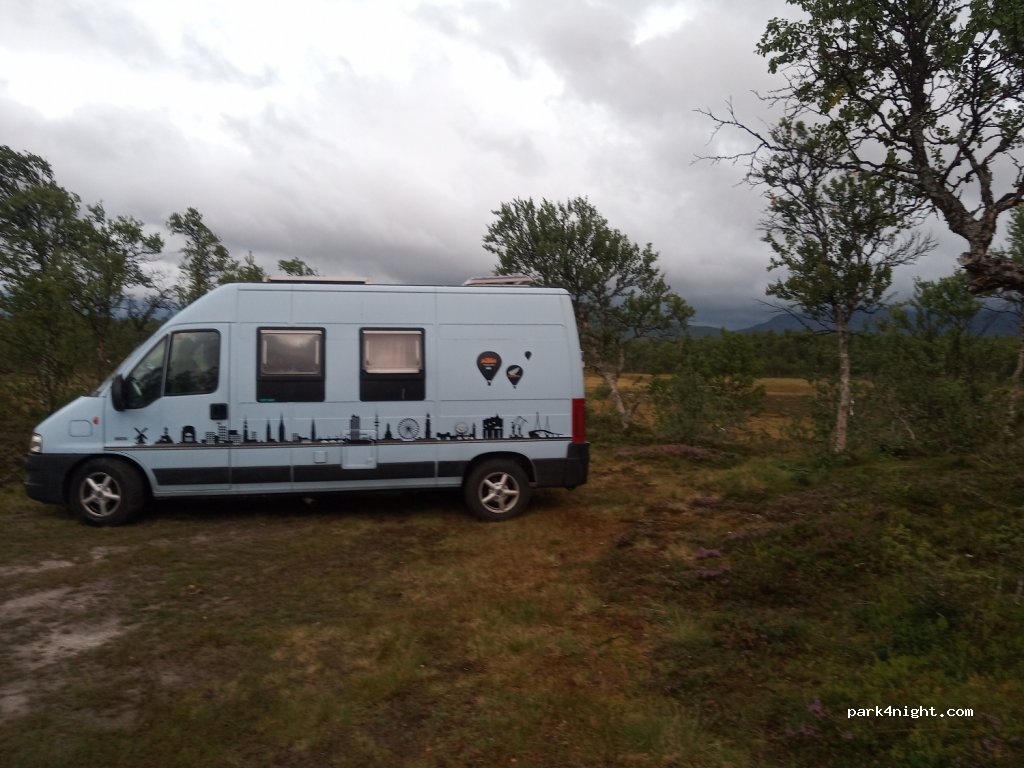 (840 95) Masslingen - Unnamed Road — foto