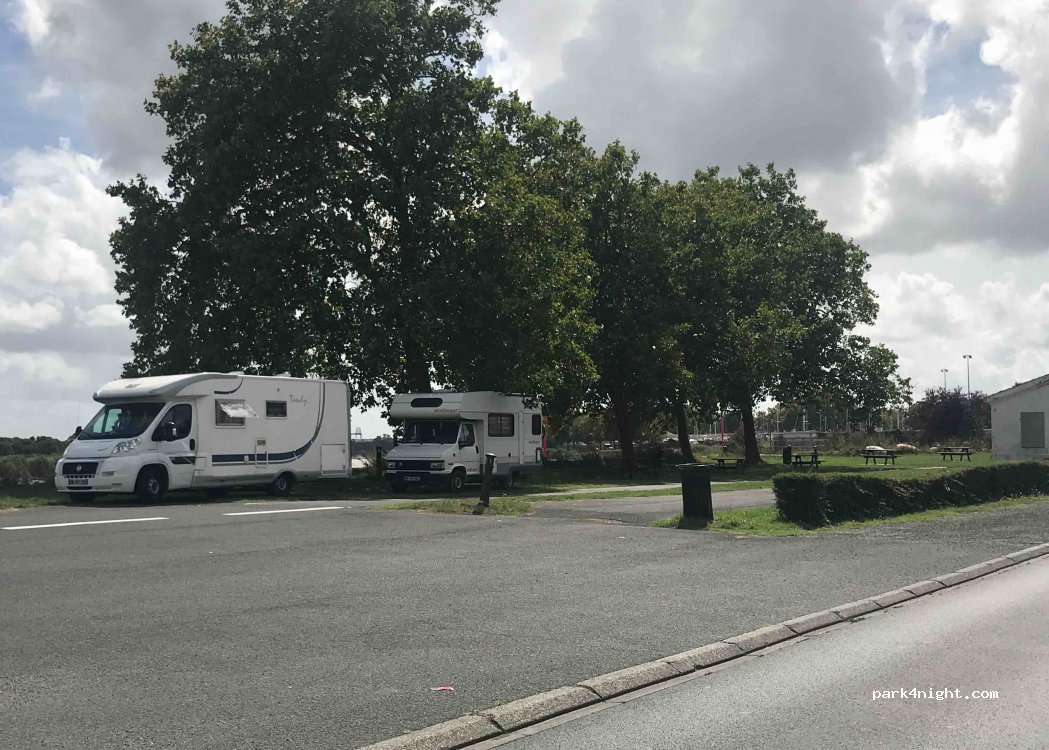 (17300) Rochefort - 56 Avenue de la Libération — foto