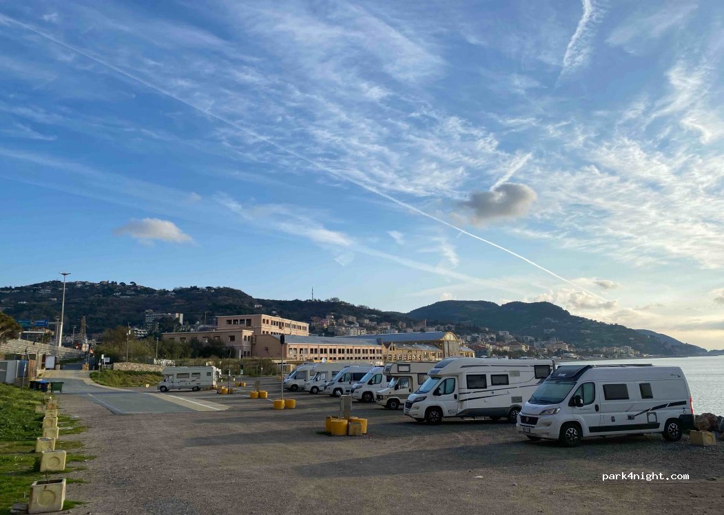 Area Sosta Camper Caprazoppa — foto 3