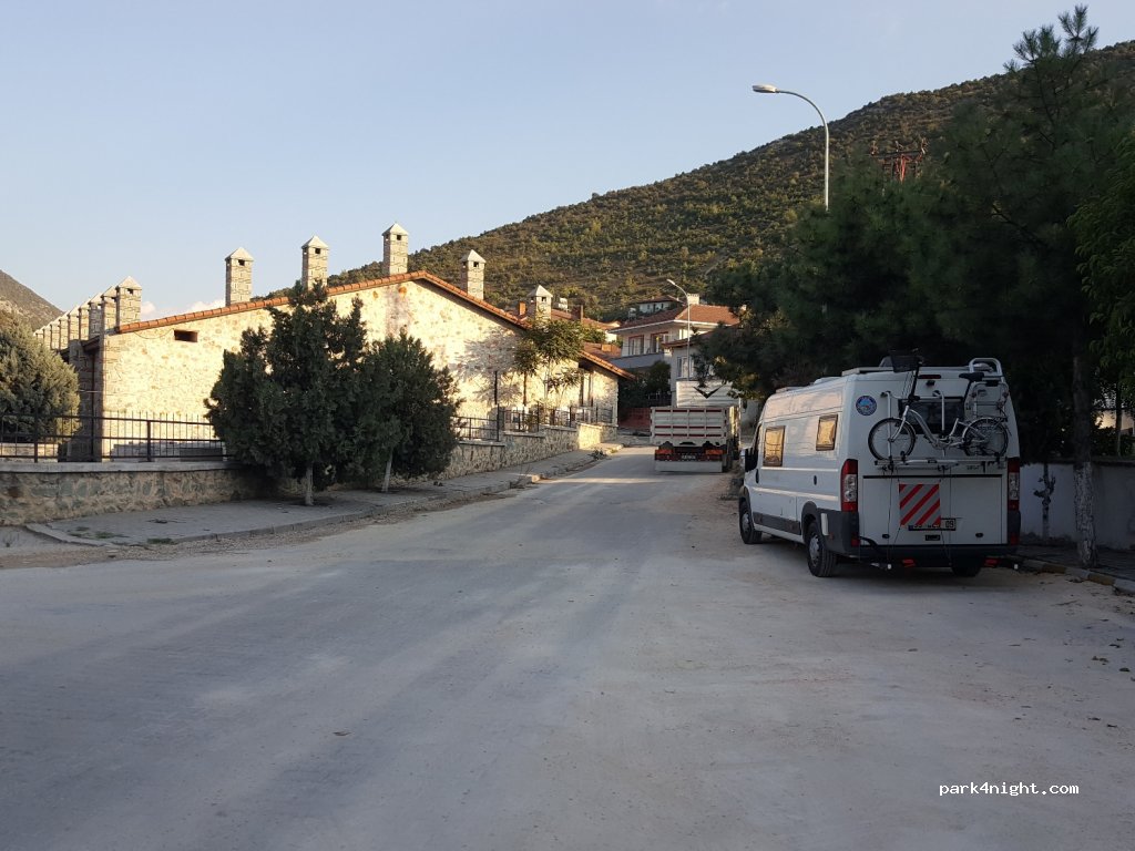 (11230)  - 12 Vezirhan Yolu — foto 2