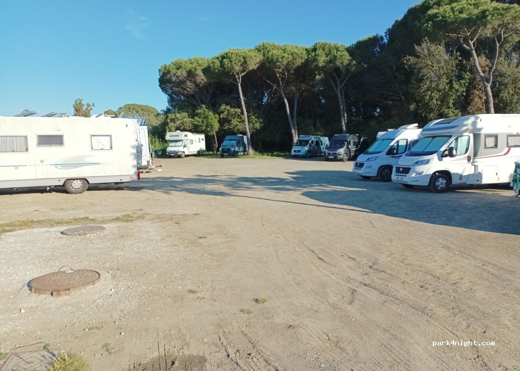 Area di Sosta Camper Via del Seggio — foto 4