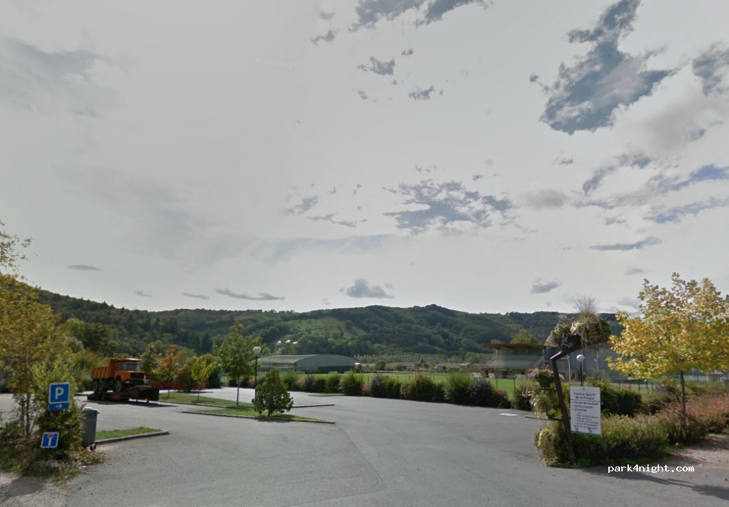 (12130) Saint-Geniez-d'Olt - La Salle — foto