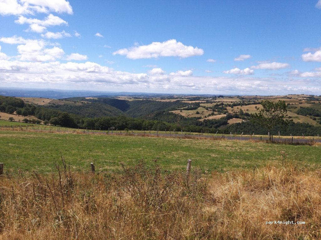 (12470) Prades-d'Aubrac - D122 — foto 2
