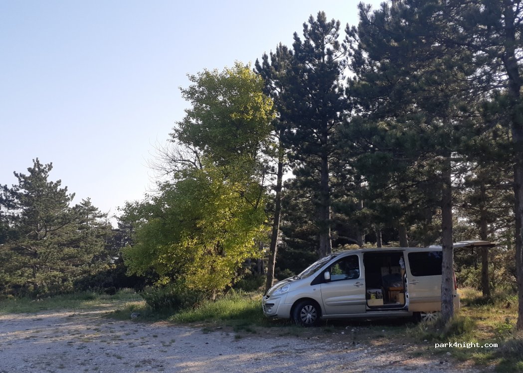 (84340) Malaucène - 9 D974 (entre maison forestière et route du Ventoux) — foto
