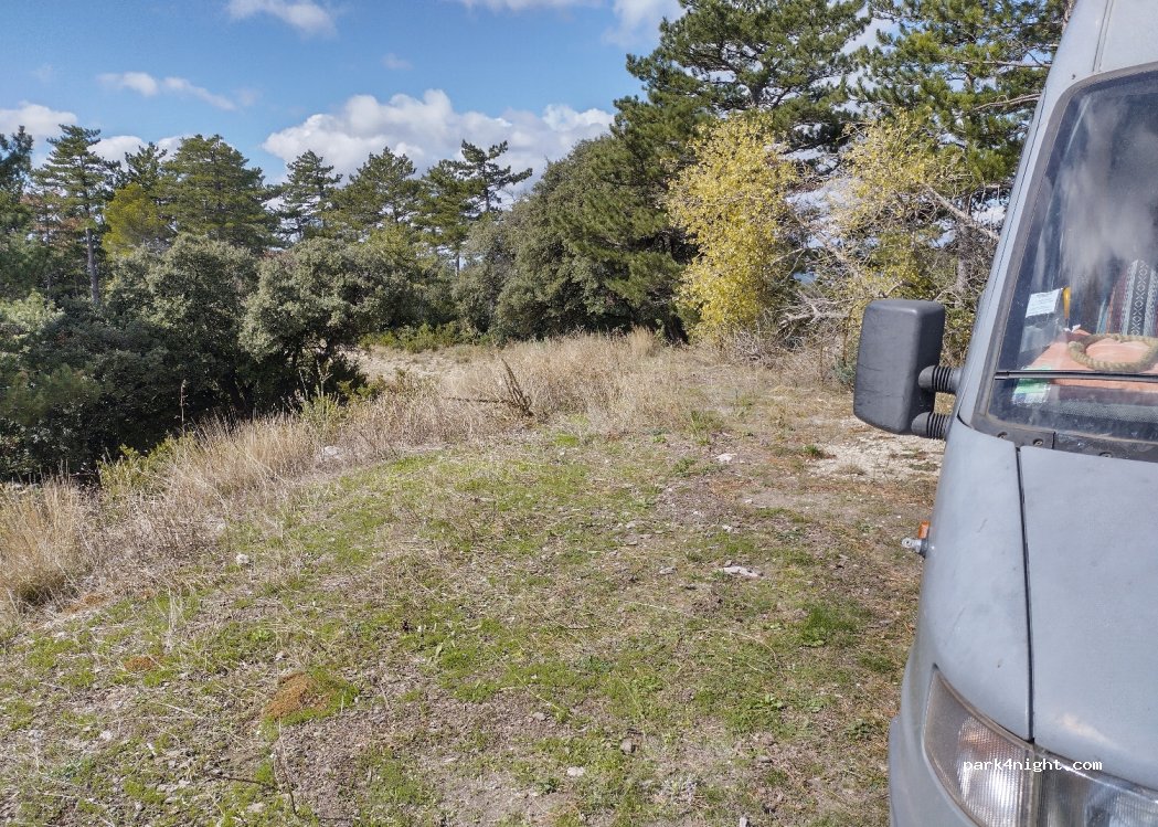 (84340) Malaucène - 9 D974 (entre maison forestière et route du Ventoux) — foto 3