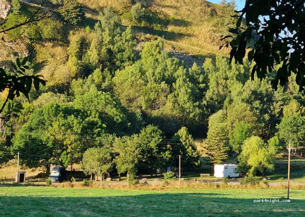 (15300) Chastel-sur-Murat - D139 — foto 4