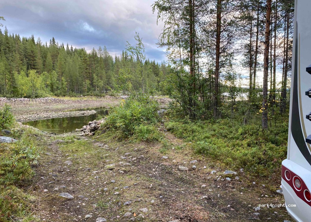 (962 99) Aspudden - Unnamed Road — foto